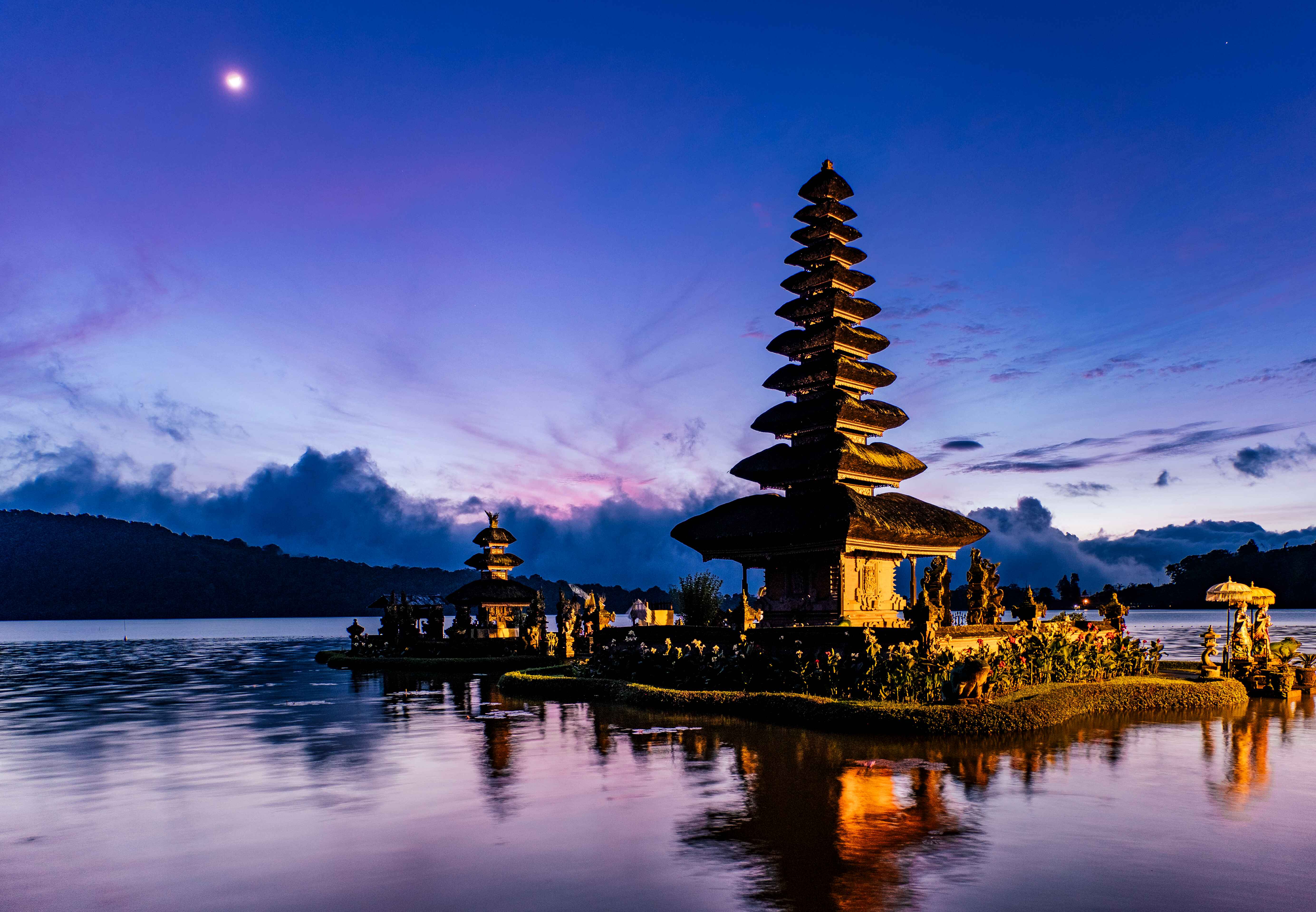 Sunrise at Bali Pagoda